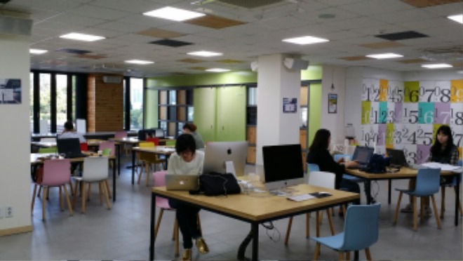 10.경기도 용인시 1인창조기업지원센터 공용 사무공간 모습.jpg