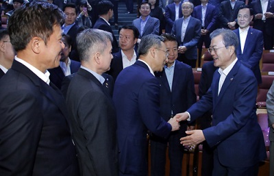 통신사사장과 인사 문재인.jpg