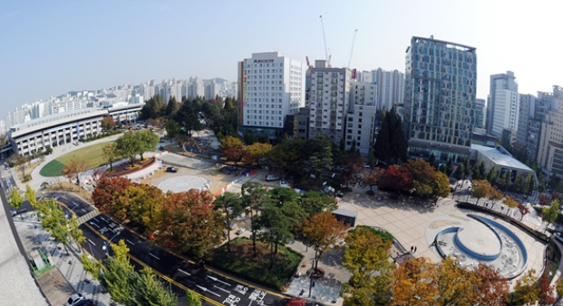인천시청앞 광장.png