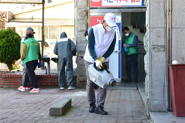 진주시 방역직.jpg