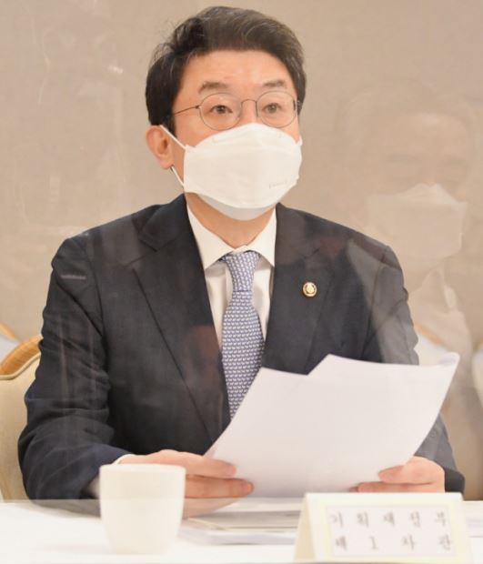 이억원 기재차관.JPG